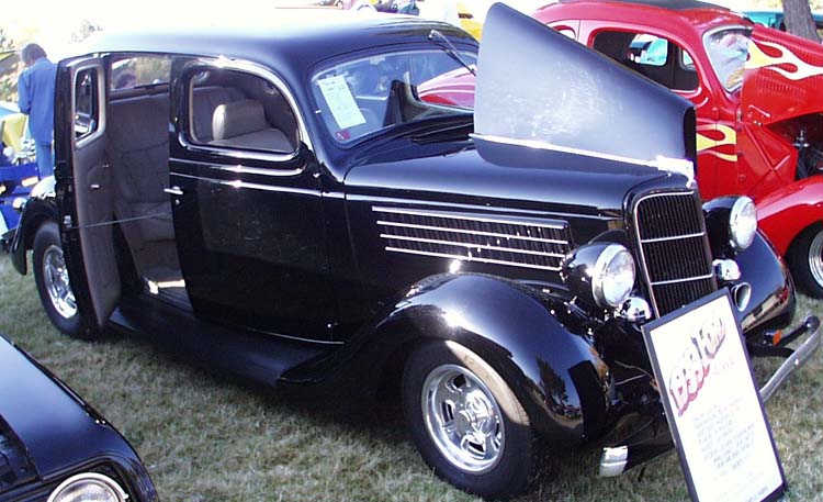 35 Ford ForDor Sedan