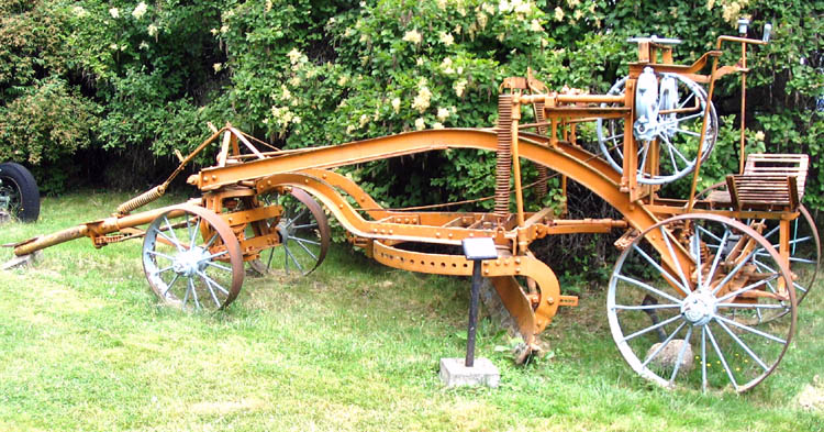 10's Road Grader